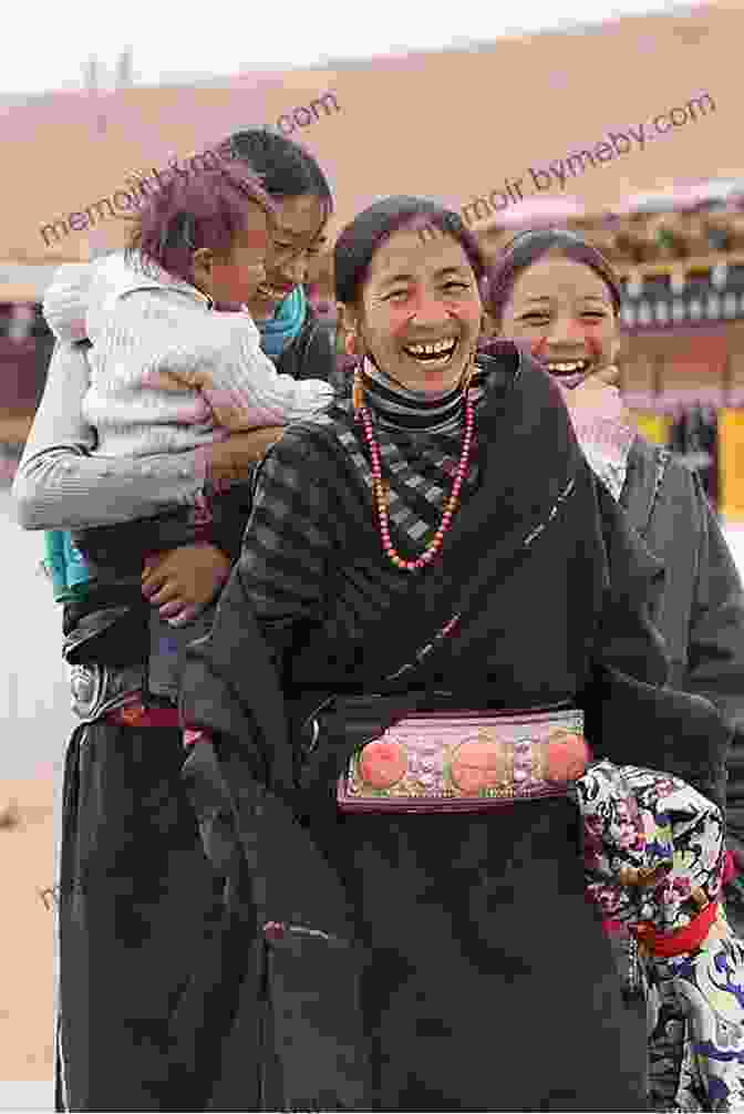 A Tibetan Family Smiling And Holding Hands Across Many Mountains: A Tibetan Family S Epic Journey From Oppression To Freedom