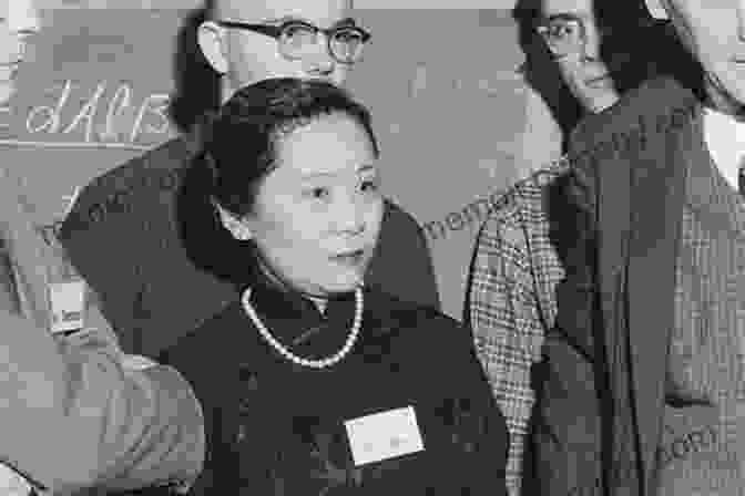 Wu Chien Shiung Speaking To A Group Of Young Women Queen Of Physics: How Wu Chien Shiung Helped Unlock The Secrets Of The Atom (People Who Shaped Our World 6)